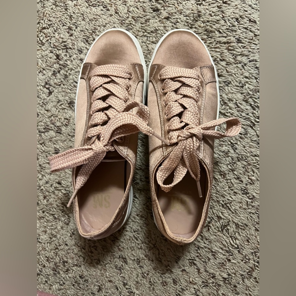 Women Sneaker
